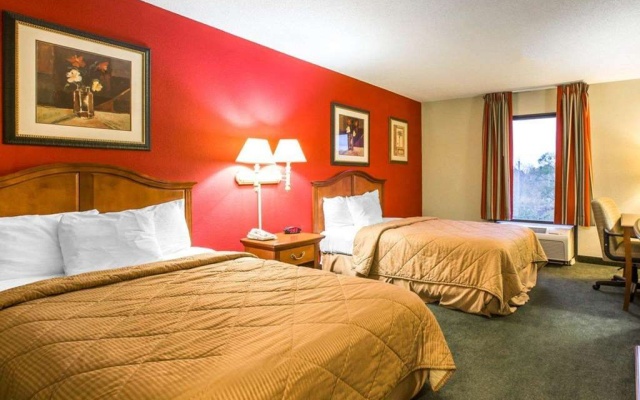 photo 4 of Econo Lodge Inn & Suites Canton