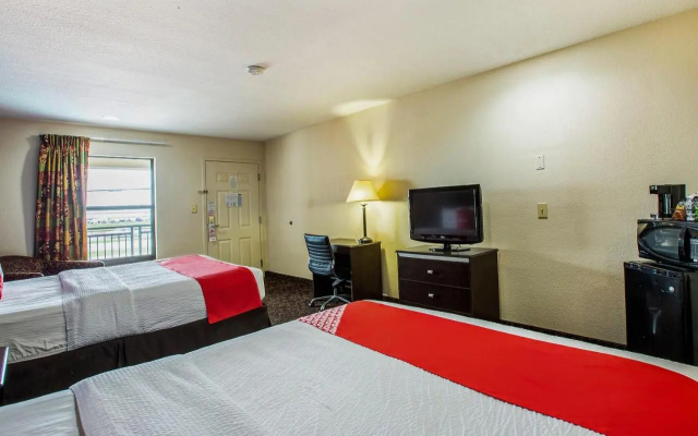 photo 3 of Econo Lodge Inn & Suites Port Allen