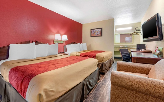 photo 2 of Rodeway Inn Jeffersonville - Washington Court House