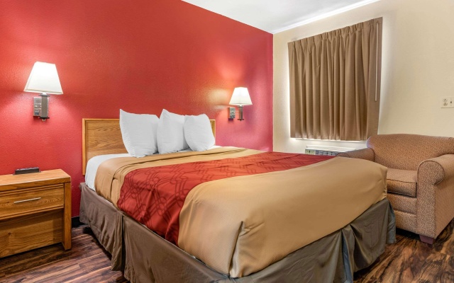 photo 4 of Rodeway Inn Jeffersonville - Washington Court House