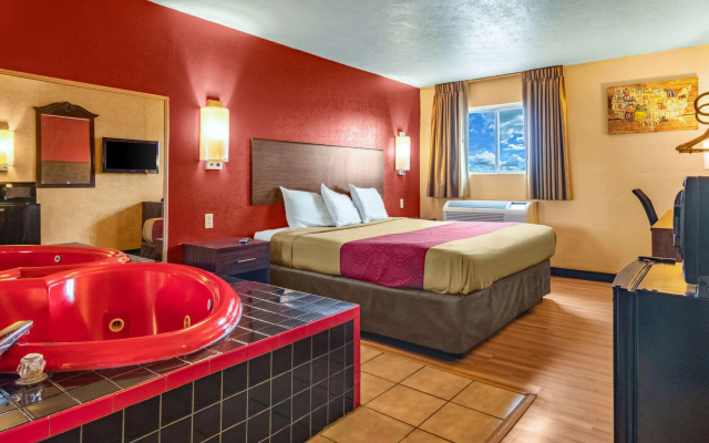 photo 4 of Econo Lodge Kent - Akron West