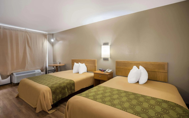 photo 4 of Econo Lodge Live Oak
