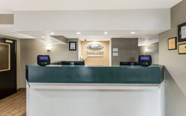 photo 2 of Econo Lodge Madison East