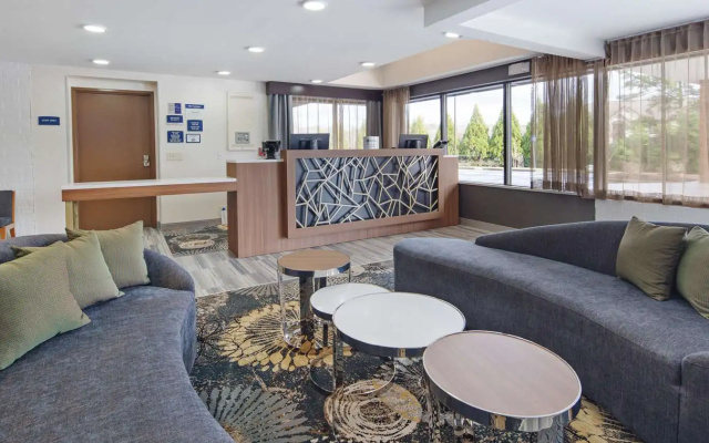 photo 2 of Best Western Atlanta-Marietta Ballpark Hotel