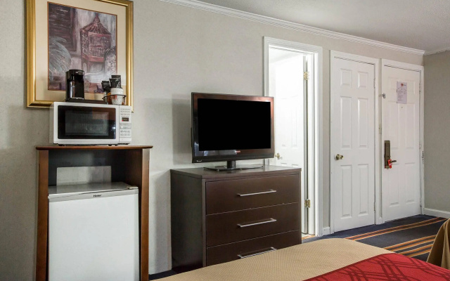 photo 3 of Econo Lodge Montpelier I-89