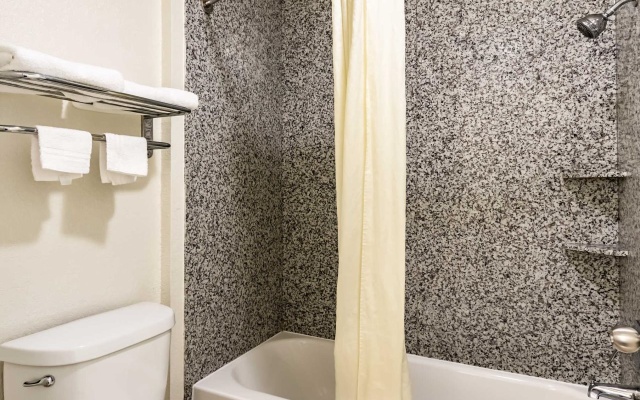 photo 5 of Econo Lodge Near SeaWorld