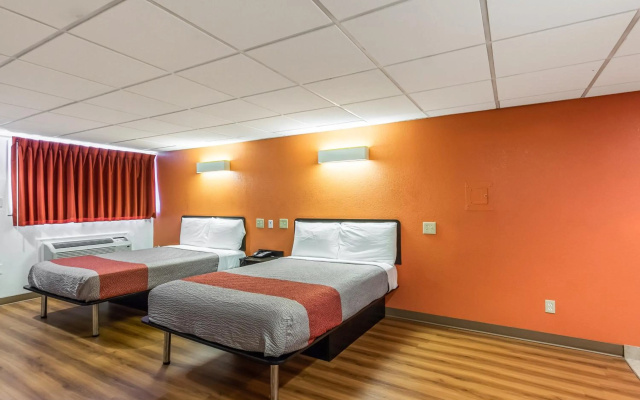 photo 5 of Motel 6 Elizabeth, NJ - Newark Liberty Intl Airport