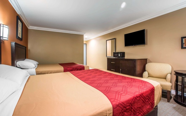 photo 2 of Baymont by Wyndham Ontario