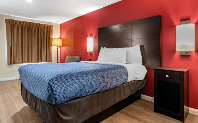 photo 3 of Econo Lodge Oxford near Choccolocco Park