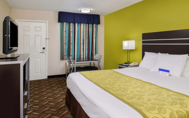 photo 4 of Americas Best Value Inn Pasadena Houston