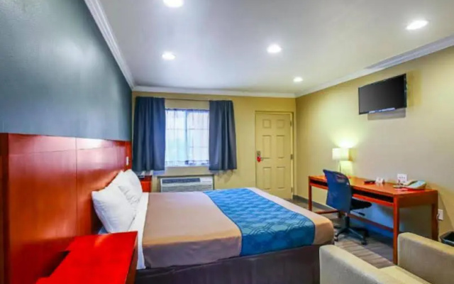 photo 4 of Econo Lodge San Bernardino