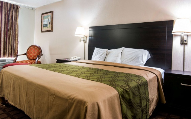 photo 3 of Econo Lodge Selma - Smithfield