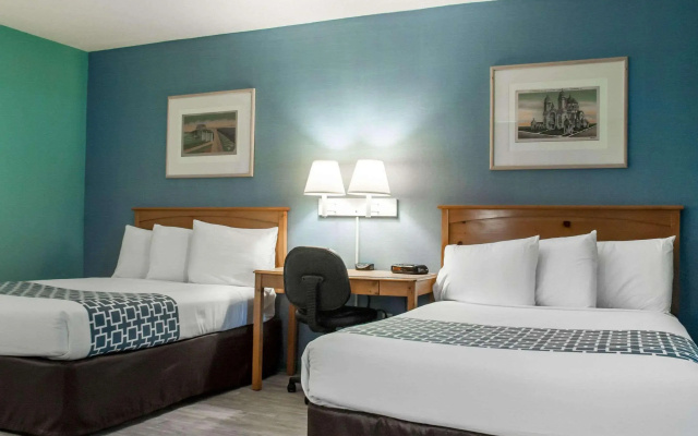 photo 4 of Econo Lodge South
