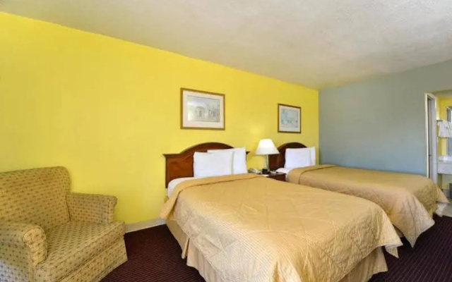 photo 5 of Econo Lodge Space Center