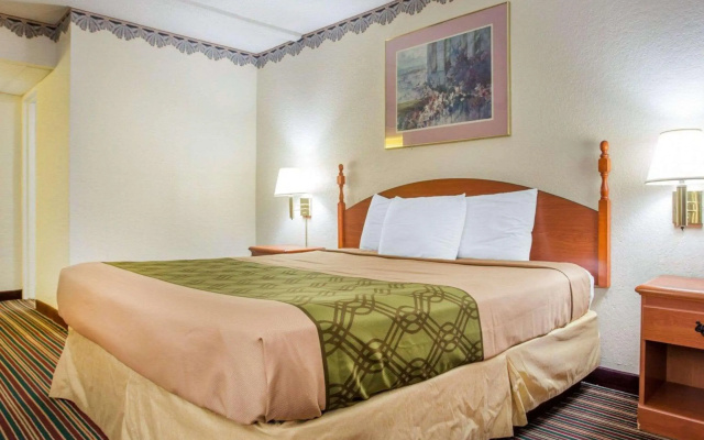photo 4 of Rodeway Inn Stone Mountain