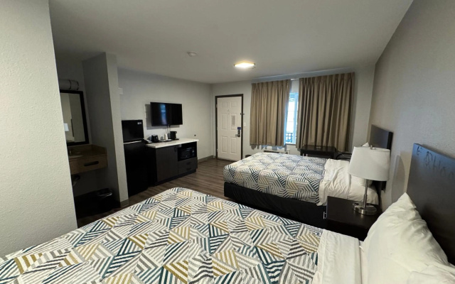photo 3 of Econo Lodge