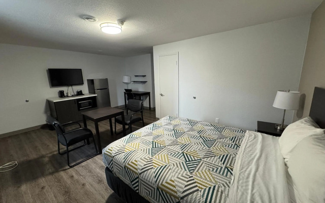 photo 4 of Econo Lodge