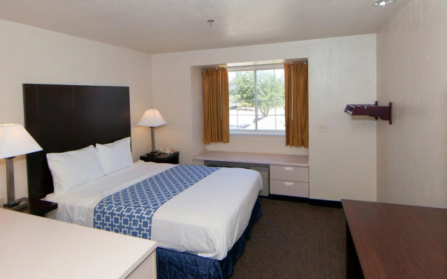 photo 3 of Rodeway Inn & Suites Lewisville I-35