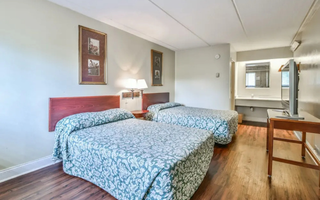 photo 3 of Budgetel Glenwood