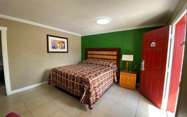 photo 3 of Economy Inn
