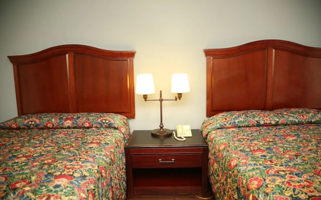 photo 3 of Economy Inn Hotel