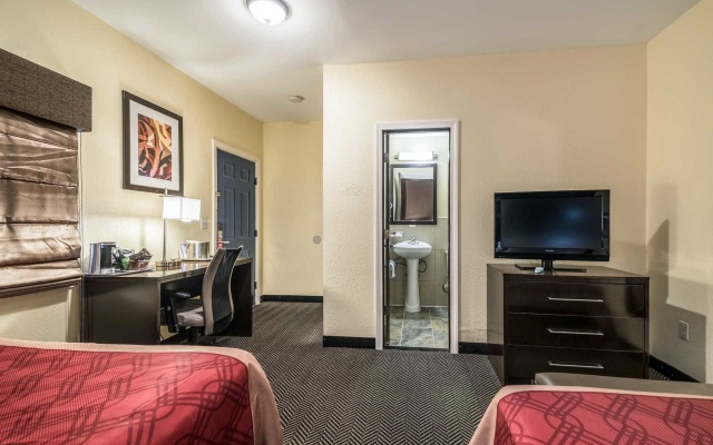 photo 3 of Econo Lodge