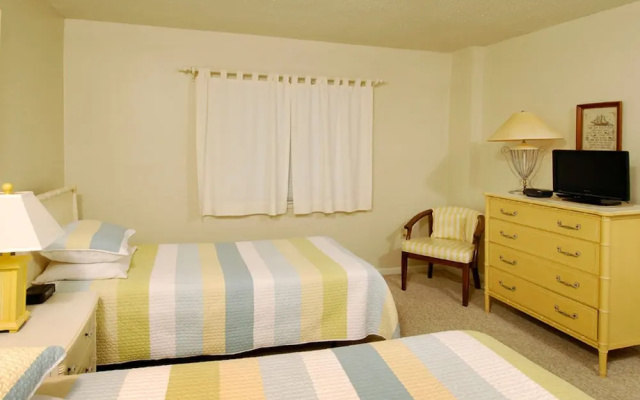 photo 5 of Edgewater 43 by Bender Vacation Rentals