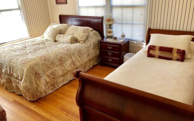 photo 4 of Edgewood Bed & Breakfast
