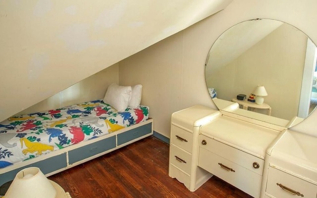 photo 5 of Edgewood Escape