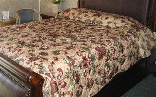 photo 5 of Edgewood Motel