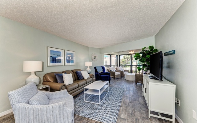 photo 2 of Edit Liddies Place Sun Plaza West 209