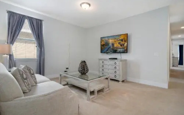 photo 5 of Eight Bedrooms with Pool & Spa 481