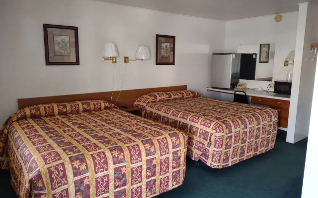 photo 3 of El Rancho Motel