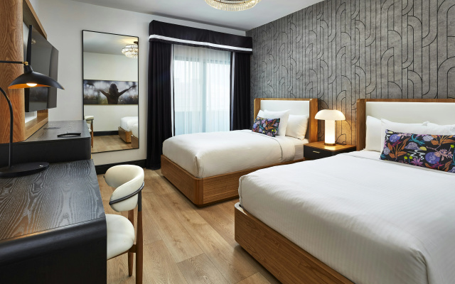 photo 3 of Elan Hotel