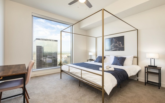 photo 5 of Elegant 2BR Condo With SKY Pool by Cozysuites