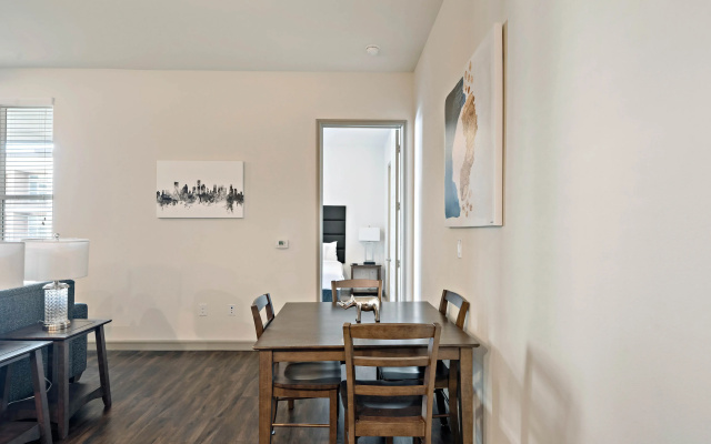 photo 3 of Elegant Downtown Location, Recently Ugraded!