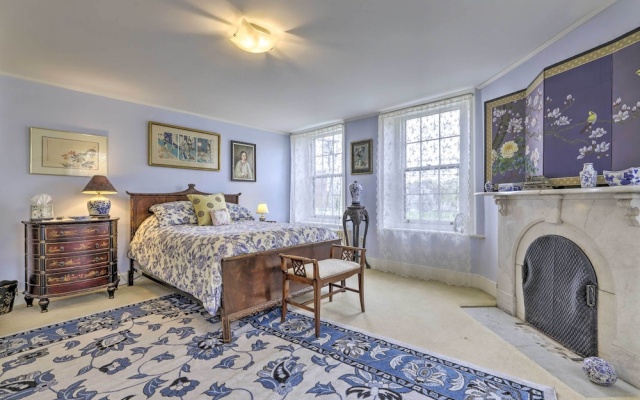 photo 5 of Elegant Norwich House w/ Billiards Room & Ballroom