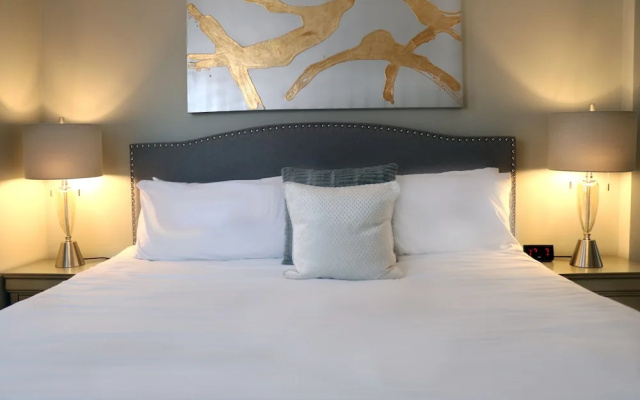 photo 2 of Elegant Two Bedroom Suite