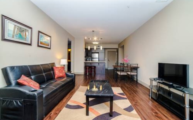 photo 3 of Elizabeth Taylor Apartment