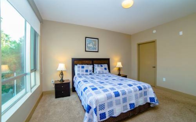 photo 5 of Elizabeth Taylor Apartment