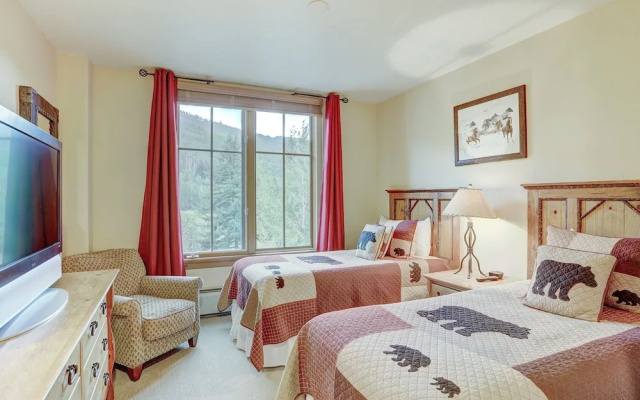 photo 4 of Luxurious 2 Bd With Lift View In Beaver Creek 2 Bedroom Condo by RedAwning