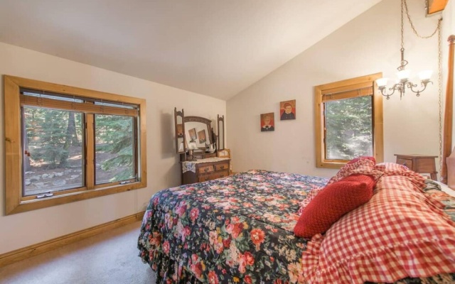 photo 3 of Ellis Peak by Avantstay Beautiful Mckinney Cabin w/ Filtered Lake Views