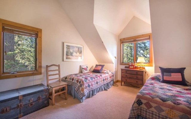 photo 4 of Ellis Peak by Avantstay Beautiful Mckinney Cabin w/ Filtered Lake Views