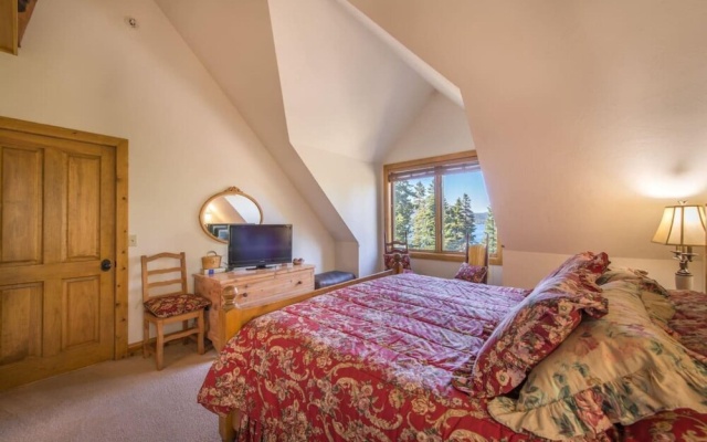photo 5 of Ellis Peak by Avantstay Beautiful Mckinney Cabin w/ Filtered Lake Views