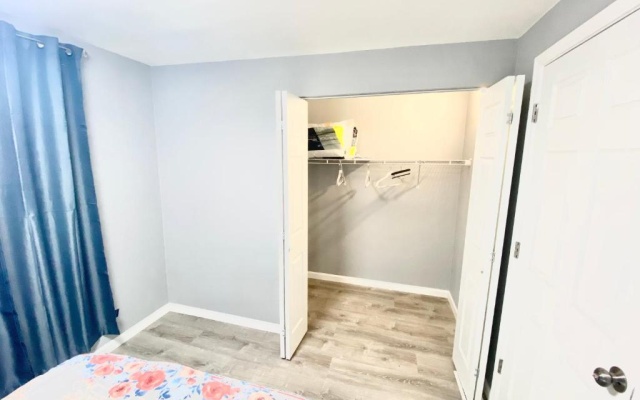 photo 5 of EMALUX Condo Near Downtown,Bus,Train,Hospitals,United-Center,Fulton Market