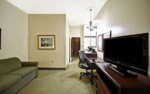 photo 4 of Embassy Suites by Hilton Charleston Historic District