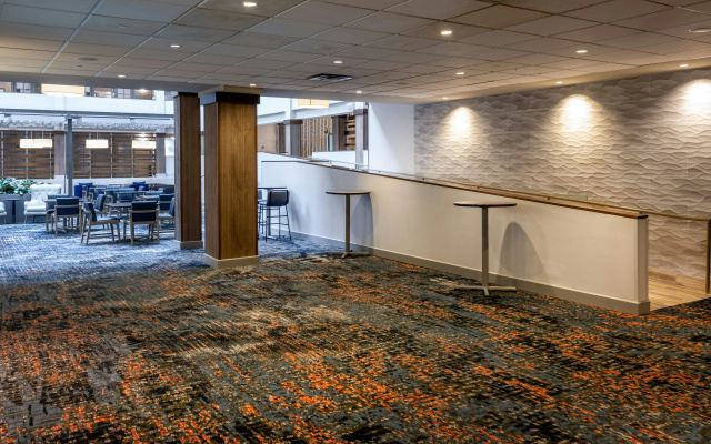 photo 2 of Embassy Suites by Hilton Minneapolis Bloomington Edina