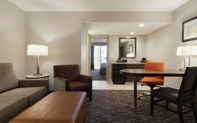 photo 3 of Embassy Suites by Hilton Jacksonville Baymeadows