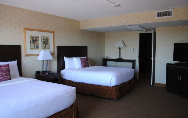 photo 3 of Embassy Suites Kansas City Plaza
