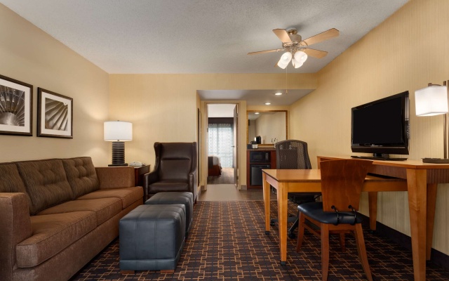 photo 4 of Embassy Suites by Hilton Los Angeles LAX South/El Segundo